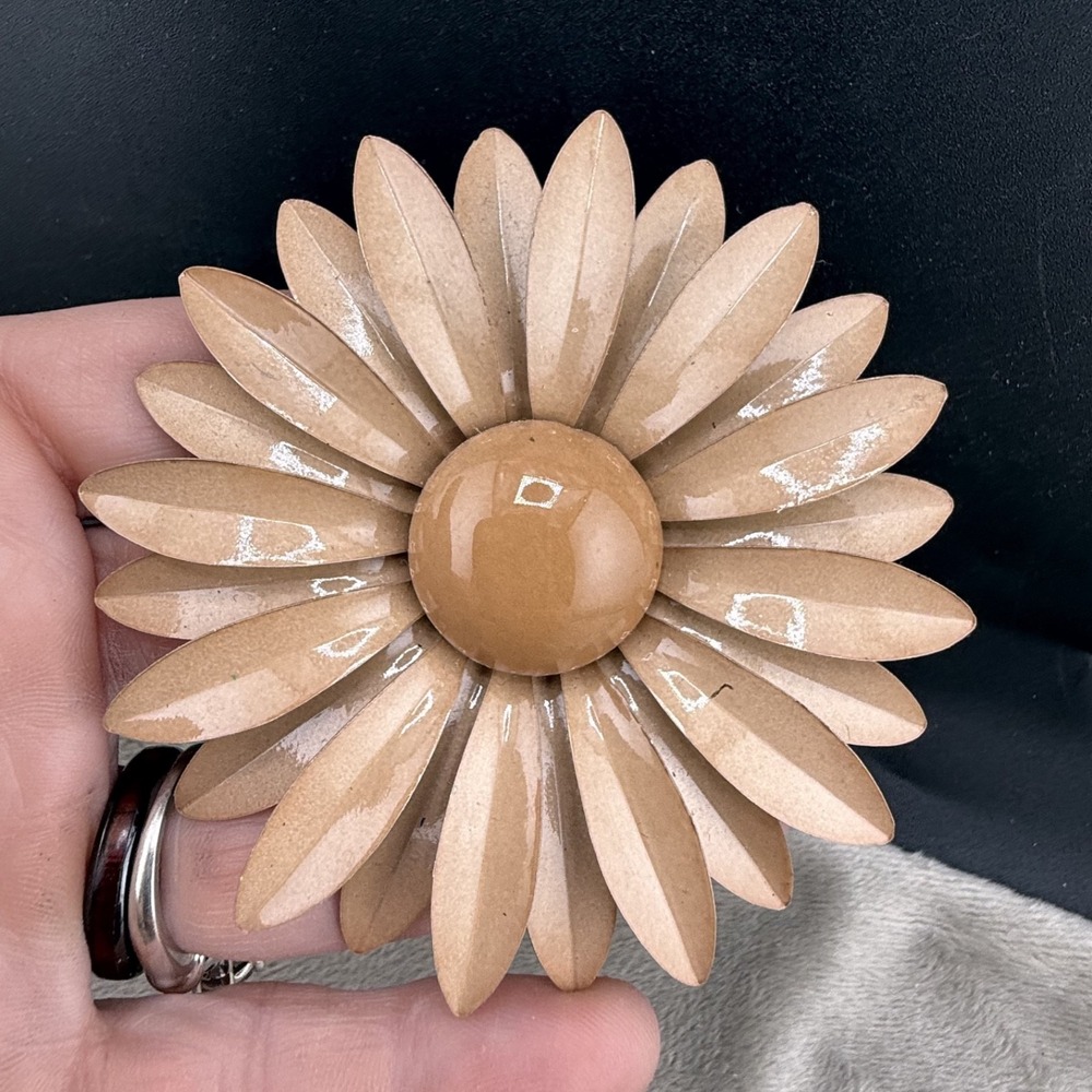 Vintage Brooch Brown Enamel Flower Mod Pop Art